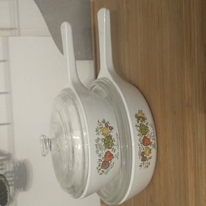 Set VIntage Spice of Life Corning Ware Skillets with original glass covers